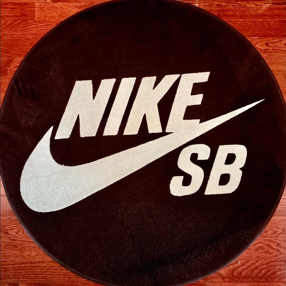 Nike SB Promo Rug Black & Tiffany Green Exclusive 47 Inches  (Pre-Owned) CLEAN